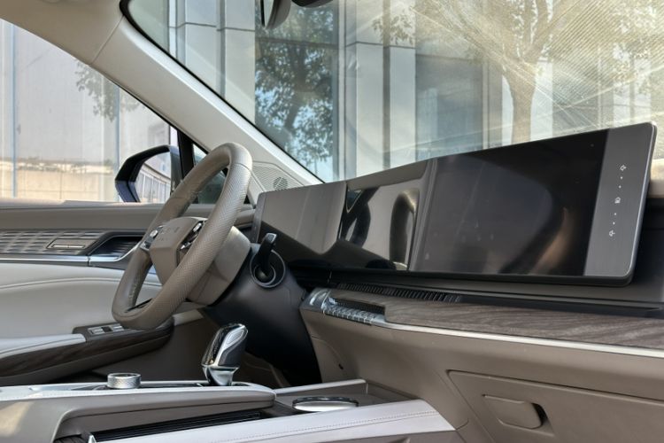 Used Roewe RX9 2023 2.0T Two-Wheel Drive Enjoyment Version Interior 5