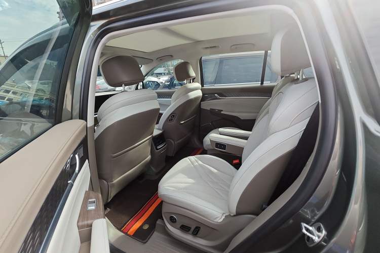 Used Roewe RX9 2023 2.0T Two-Wheel Drive Enjoyment Version Interior 6