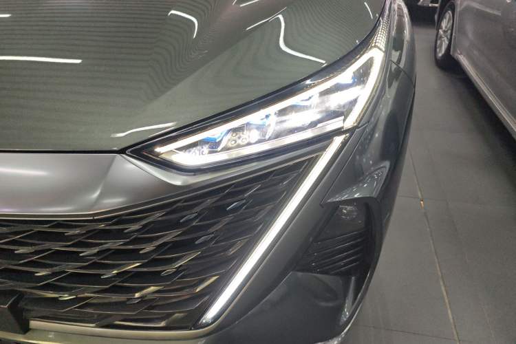 Used Roewe RX9 2023 2.0T Two-Wheel Drive Enjoyment Version Left Front Headlight