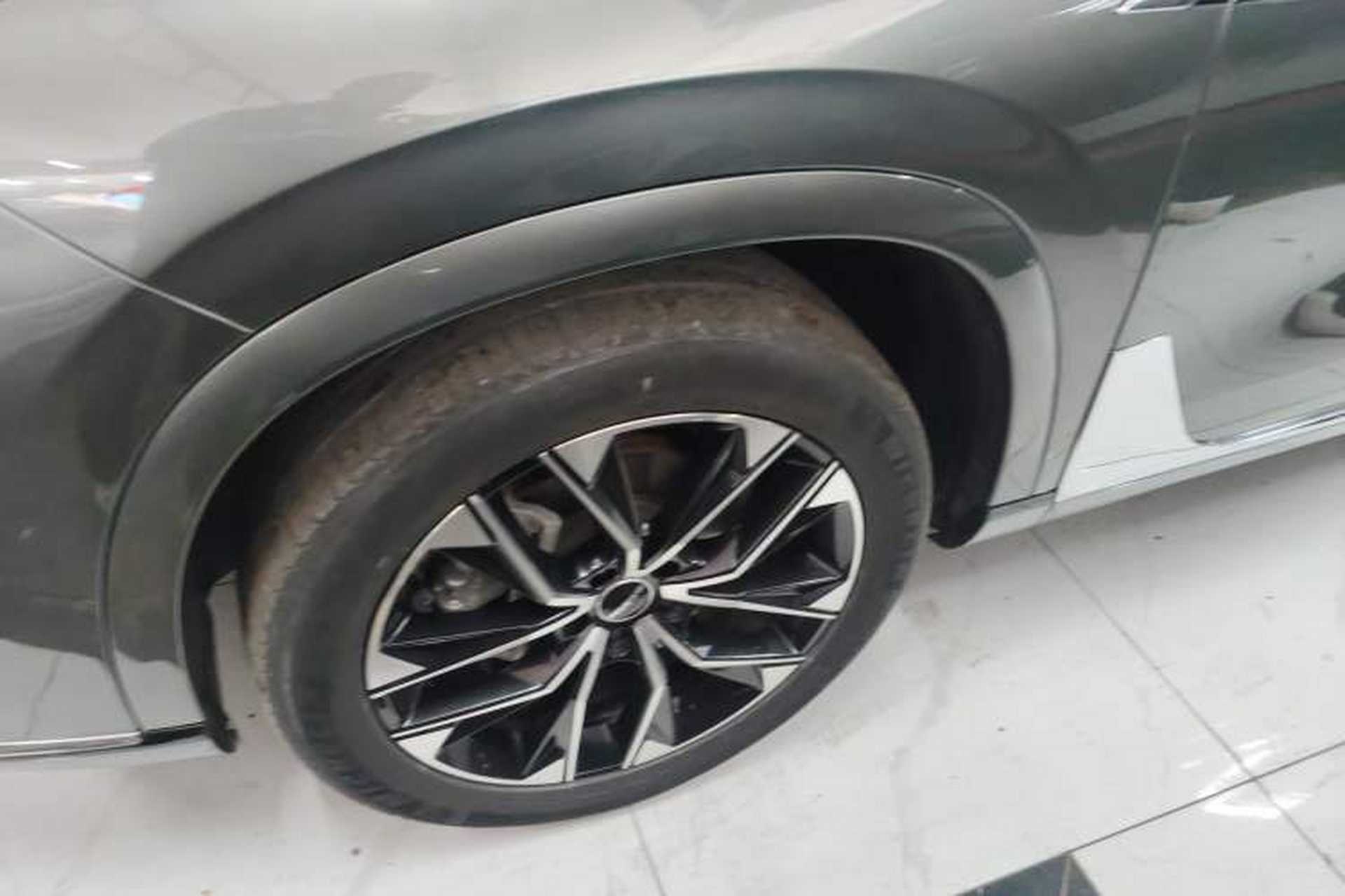Used Roewe RX9 2023 2.0T Two-Wheel Drive Enjoyment Version Left Front Wheel Hub