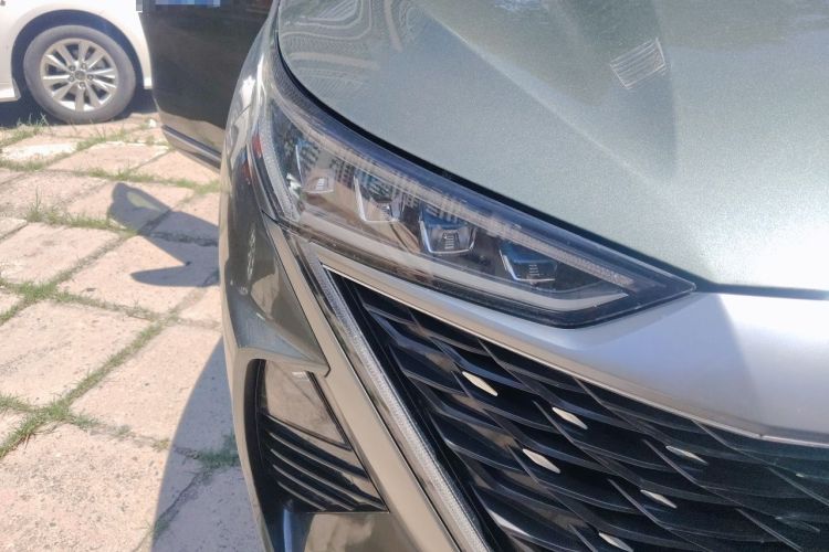 Used Roewe RX9 2023 2.0T Four-Wheel Drive Luxury Edition Right Front Headlight