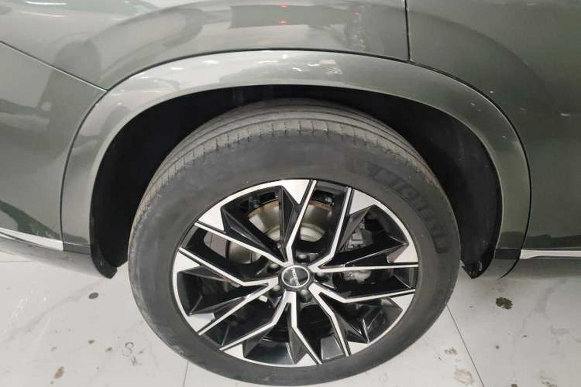 Used Roewe RX9 2023 2.0T Two-Wheel Drive Enjoyment Version Right Rear Wheel Hub