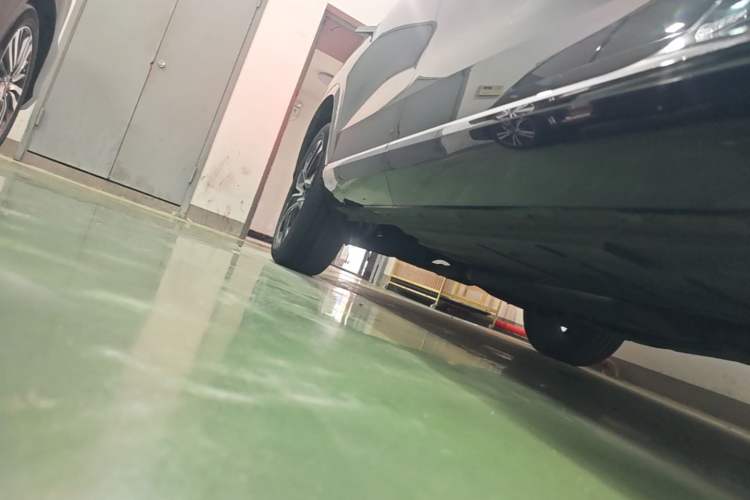 Used Roewe RX9 2023 2.0T Two-Wheel Drive Enjoyment Version Right Side Sill