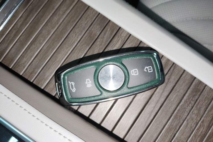 Used Roewe RX9 2023 2.0T Two-Wheel Drive Enjoyment Version Vehicle Key