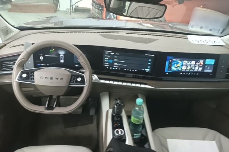 Used Roewe RX9 2023 2.0T Two-Wheel Drive Enjoyment Version Center Console