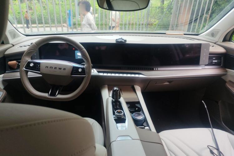 Used Roewe RX9 2023 2.0T Two-Wheel Drive Enjoyment Version Center Console