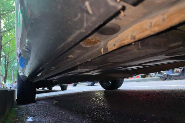 Used Roewe RX9 2023 2.0T All-Wheel-Drive Luxury Edition Chassis Front Right