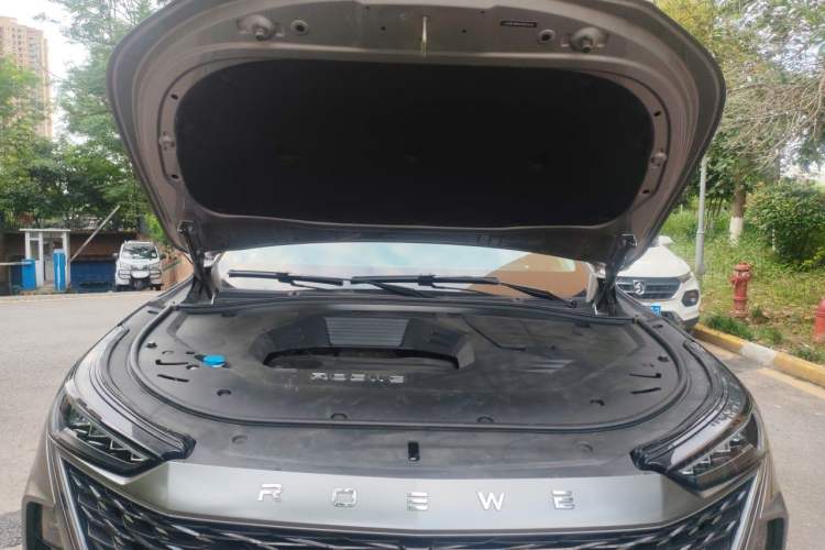 Used Roewe RX9 2023 2.0T Two-Wheel Drive Enjoyment Version Engine Bay