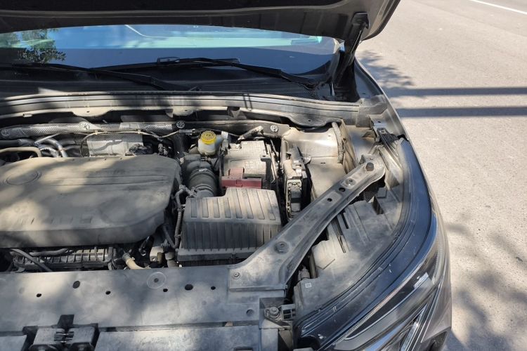 Used Roewe RX9 2023 2.0T Four-Wheel Drive Luxury Edition Engine Bay Left