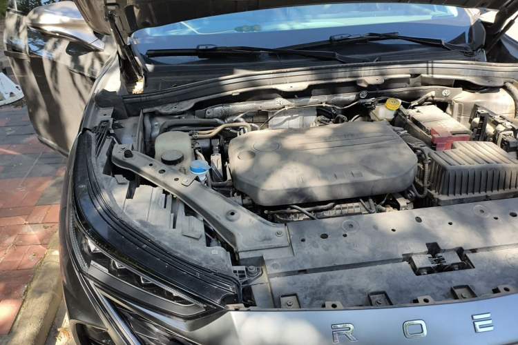 Used Roewe RX9 2023 2.0T Four-Wheel Drive Luxury Edition Engine Bay Right