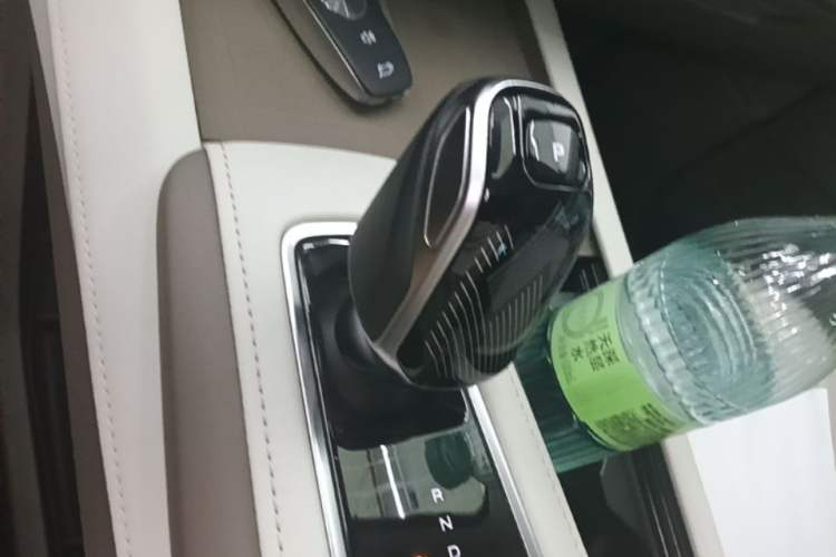 Used Roewe RX9 2023 2.0T Two-Wheel Drive Enjoyment Version Gear Lever