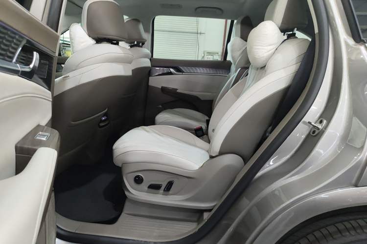 Used Roewe RX9 2023 2.0T Two-Wheel Drive Enjoyment Version Interior 3