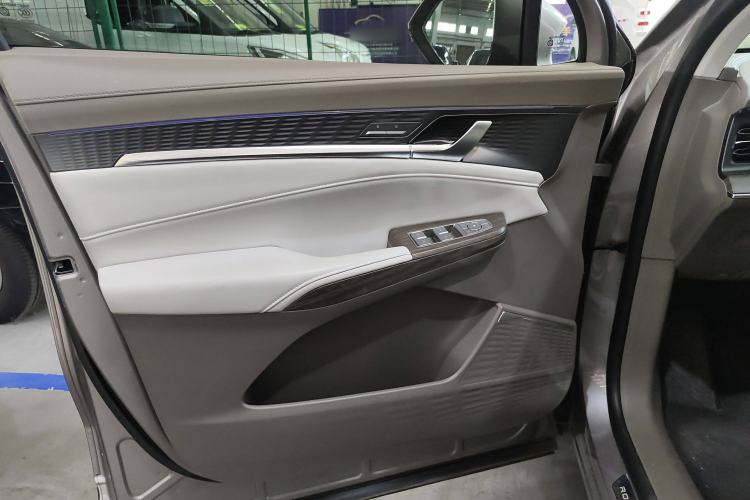 Used Roewe RX9 2023 2.0T Two-Wheel Drive Enjoyment Version Interior 4