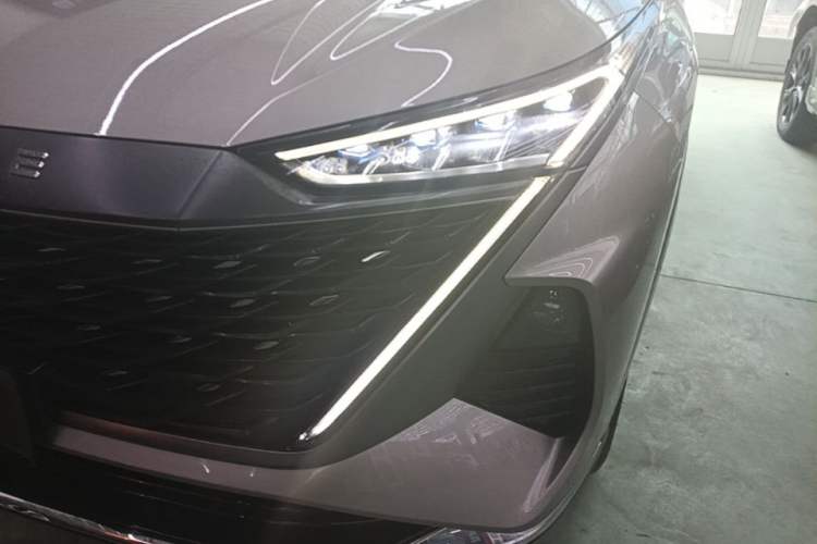 Used Roewe RX9 2023 2.0T Two-Wheel Drive Enjoyment Version Left Front Headlight