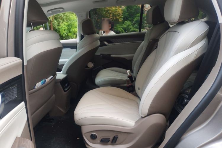 Used Roewe RX9 2023 2.0T Two-Wheel Drive Enjoyment Version Left Rear Seat