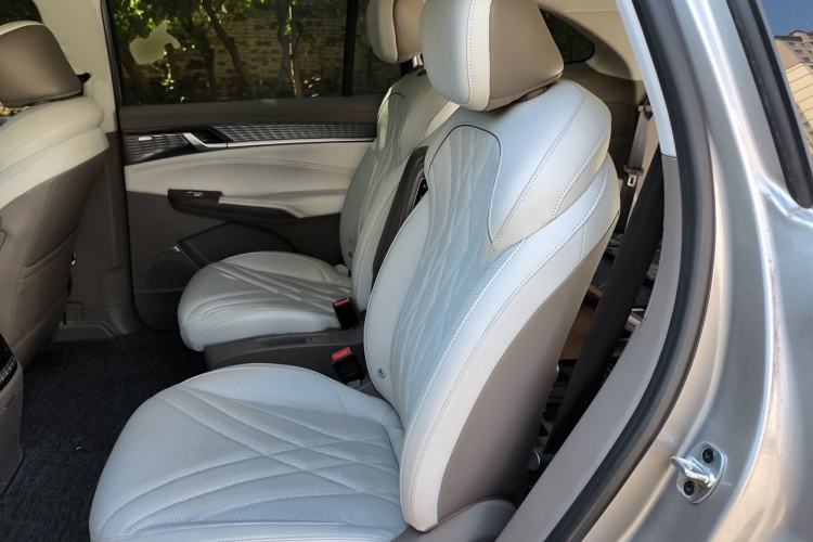 Used Roewe RX9 2023 2.0T Four-Wheel Drive Luxury Edition Left Rear Seat