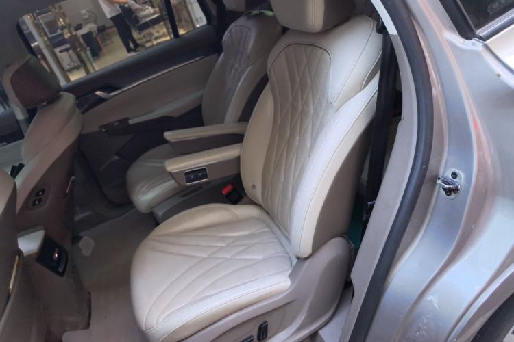 Used Roewe RX9 2023 2.0T All-Wheel-Drive Luxury Edition Left Rear Seat