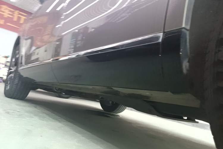 Used Roewe RX9 2023 2.0T Two-Wheel Drive Enjoyment Version Left Side Sill
