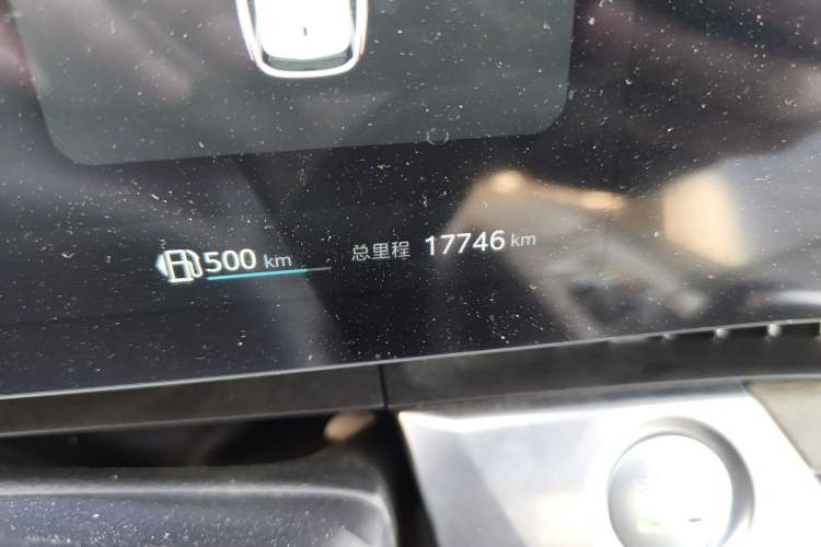 Used Roewe RX9 2023 2.0T Two-Wheel Drive Enjoyment Version Odometer Close Up