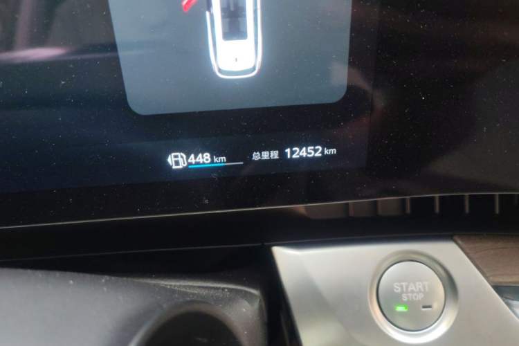Used Roewe RX9 2023 2.0T Two-Wheel Drive Enjoyment Version Odometer Close Up