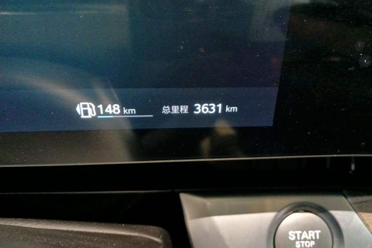 Used Roewe RX9 2023 2.0T Two-Wheel Drive Enjoyment Version Odometer Close Up
