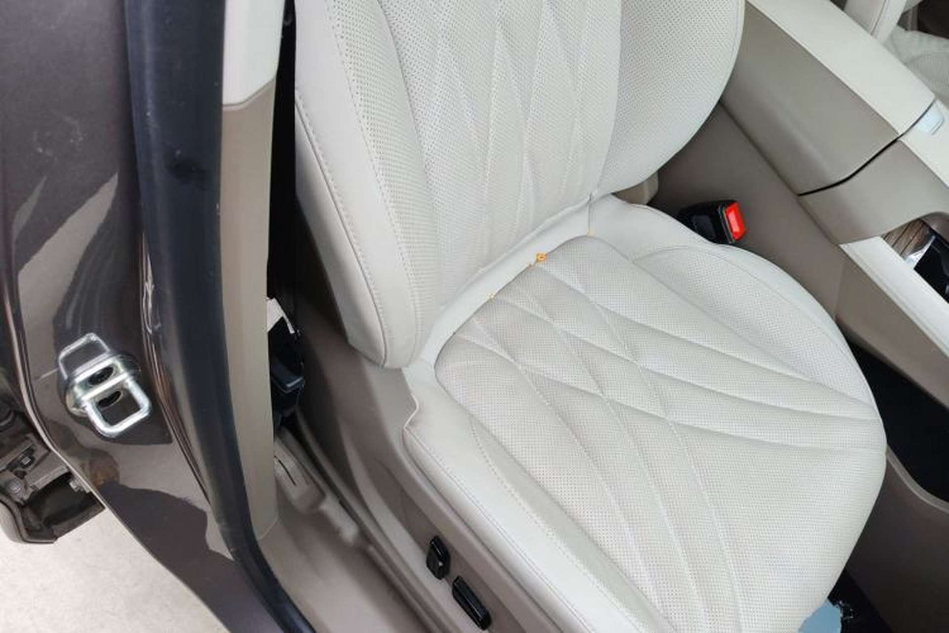 Used Roewe RX9 2023 2.0T All-Wheel-Drive Luxury Edition Right Front Seat