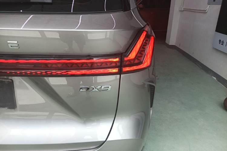 Used Roewe RX9 2023 2.0T Two-Wheel Drive Enjoyment Version Right Rear Taillight