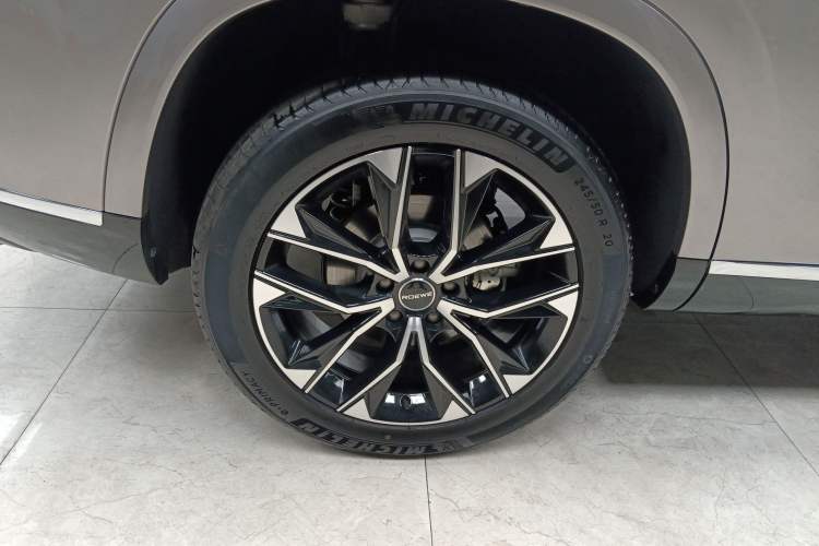 Used Roewe RX9 2023 2.0T Two-Wheel Drive Enjoyment Version Right Rear Wheel Hub