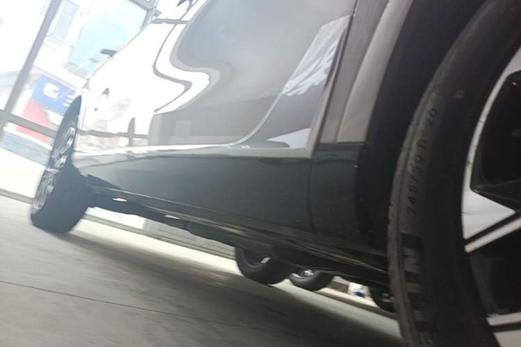Used Roewe RX9 2023 2.0T Two-Wheel Drive Enjoyment Version Right Side Sill