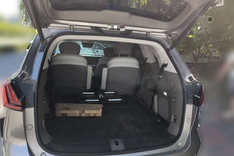 Used Roewe RX9 2023 2.0T Four-Wheel Drive Luxury Edition Trunk