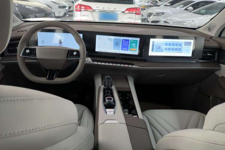 Used Roewe RX9 2023 2.0T Two-Wheel Drive Enjoyment Version Center Console