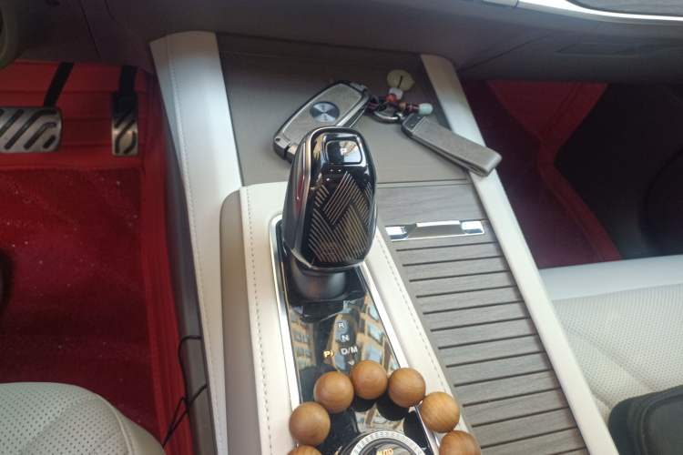 Used Roewe RX9 2023 2.0T Four-Wheel Drive Luxury Edition Gear Lever