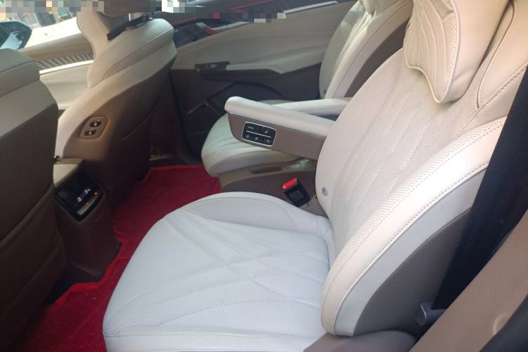 Used Roewe RX9 2023 2.0T Four-Wheel Drive Luxury Edition Left Rear Seat