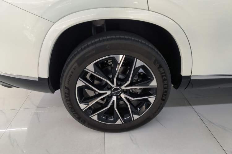 Used Roewe RX9 2023 2.0T Two-Wheel Drive Enjoyment Version Right Rear Wheel Hub