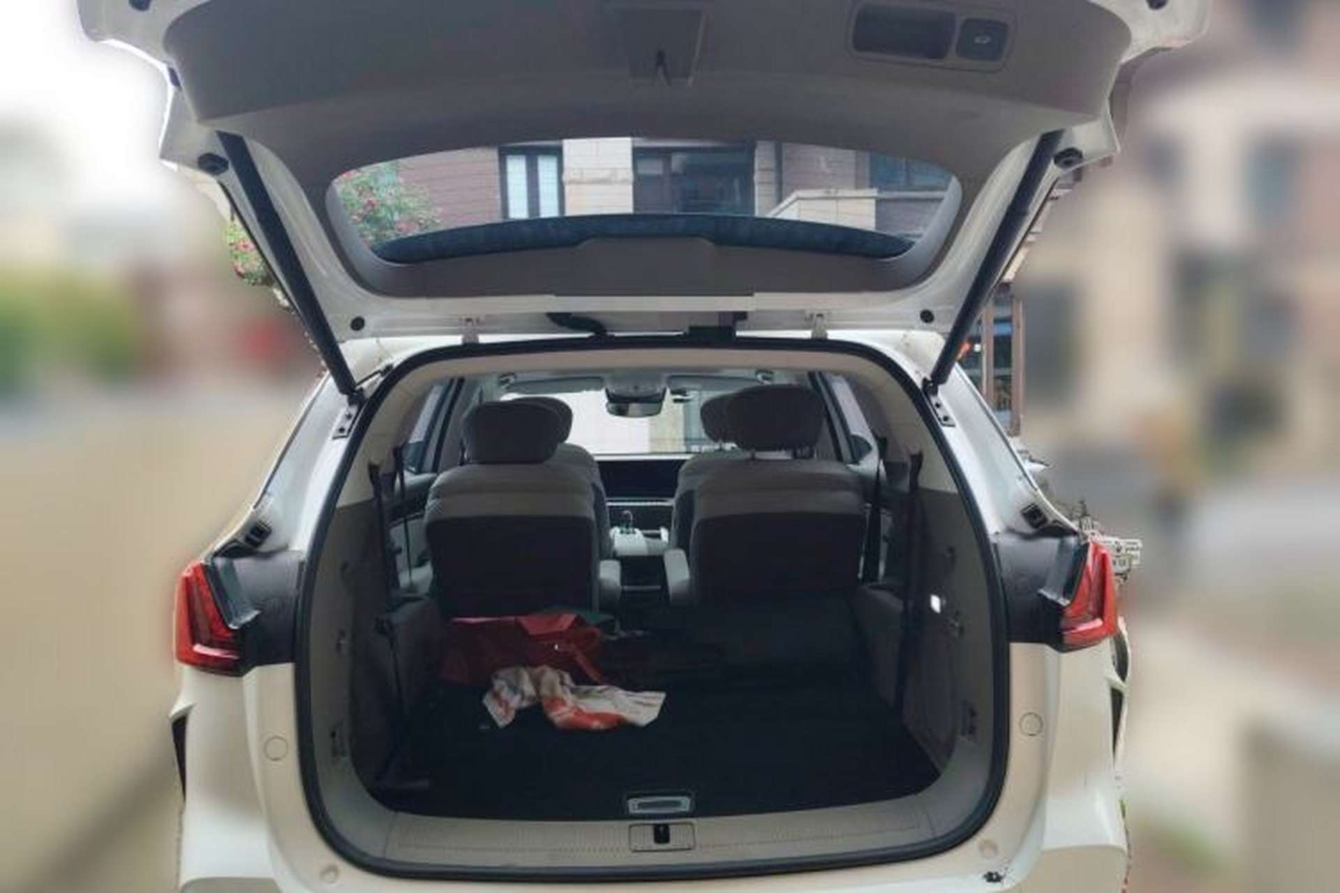 Used Roewe RX9 2023 2.0T Two-Wheel Drive Enjoyment Version Trunk