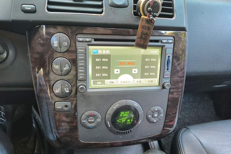Used Roewe W5 2011 1.8T 4WD Automatic High-Rise Edition Audio And AC Panel