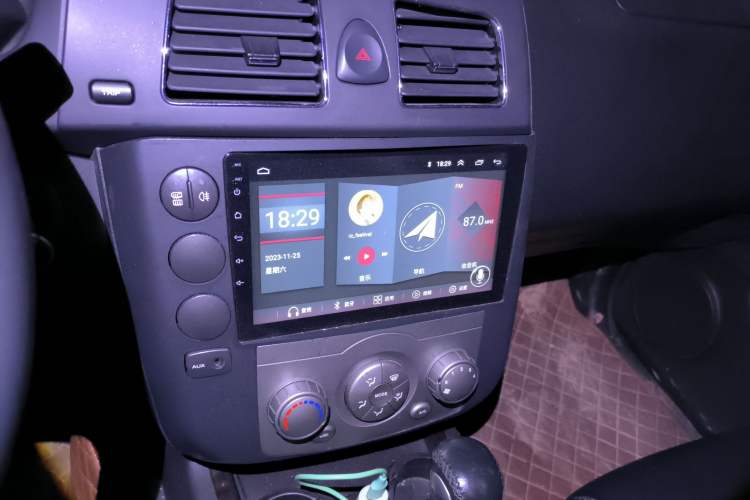 Used Roewe W5 2011 1.8T 2WD Automatic Trend Edition Audio And AC Panel