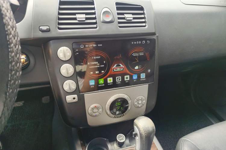 Used Roewe W5 2011 1.8T 4WD Automatic High-Rise Edition Audio And AC Panel