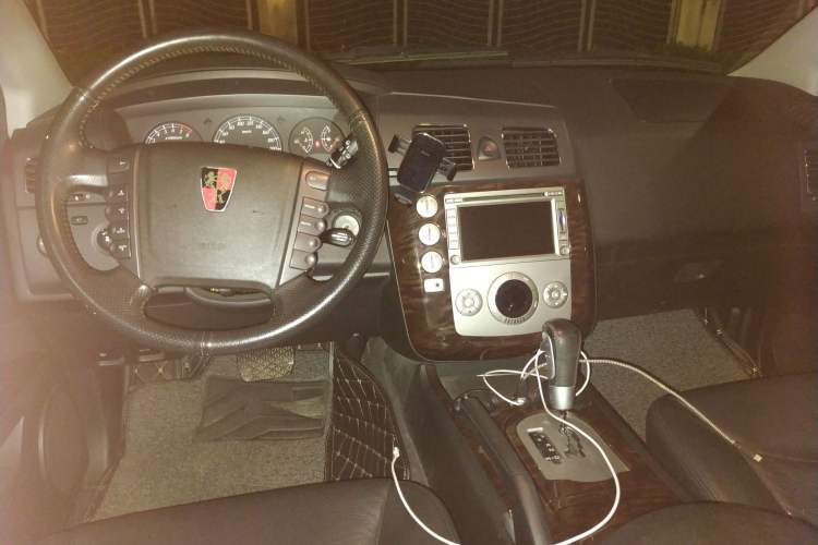 Used Roewe W5 2011 1.8T 4WD Automatic High-Rise Edition Center Console