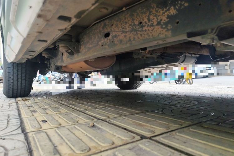 Used Roewe W5 2011 1.8T 4WD Automatic High-Rise Edition Chassis Front Right