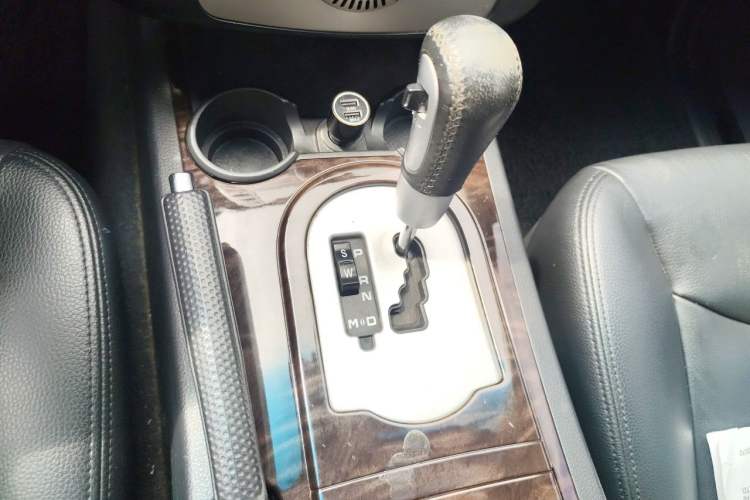 Used Roewe W5 2011 1.8T 4WD Automatic High-Rise Edition Gear Lever