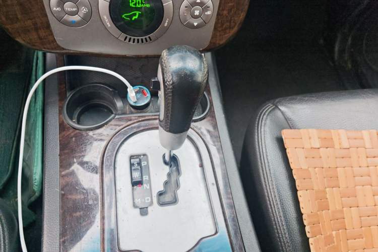 Used Roewe W5 2011 1.8T 4WD Automatic High-Rise Edition Gear Lever
