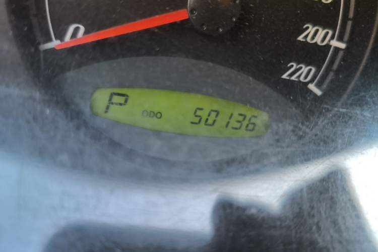 Used Roewe W5 2011 1.8T 4WD Automatic High-Rise Edition Odometer Close Up