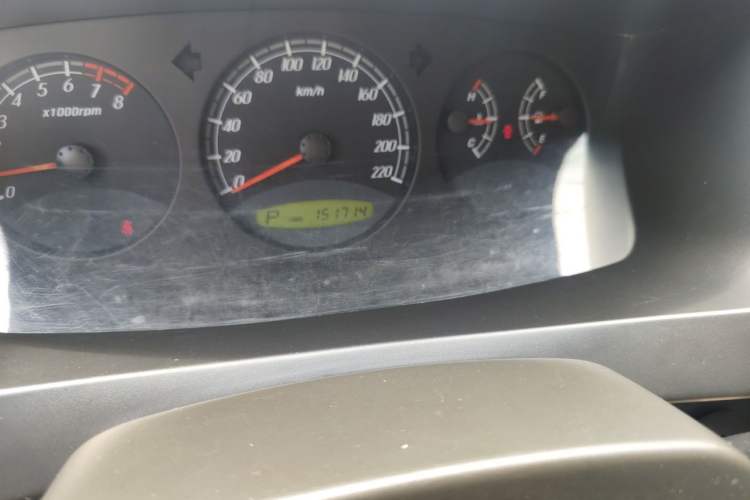 Used Roewe W5 2011 1.8T 4WD Automatic High-Rise Edition Odometer Close Up