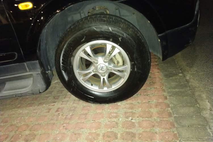 Used Roewe W5 2011 1.8T 4WD Automatic High-Rise Edition Right Front Wheel Hub