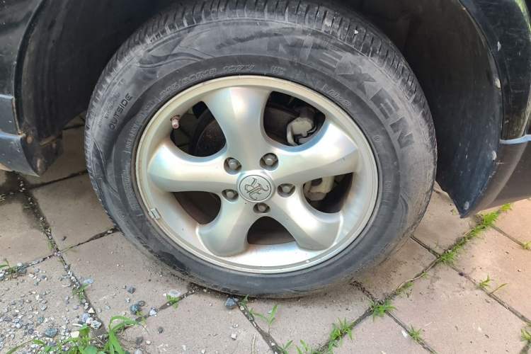 Used Roewe W5 2011 1.8T 4WD Automatic High-Rise Edition Right Front Wheel Hub