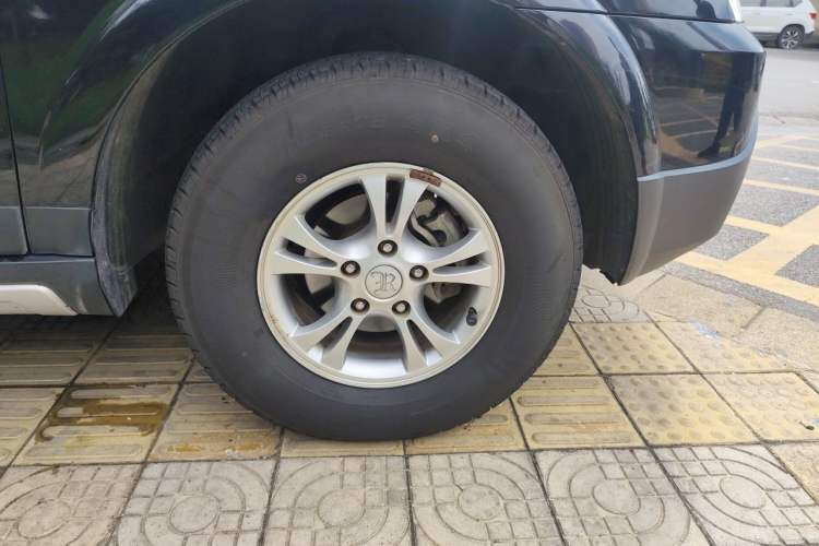 Used Roewe W5 2011 1.8T 4WD Automatic High-Rise Edition Right Front Wheel Hub