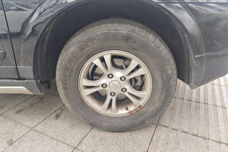 Used Roewe W5 2011 1.8T 4WD Automatic High-Rise Edition Right Front Wheel Hub