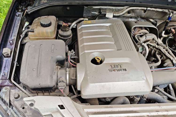 Used Roewe W5 2011 1.8T 4WD Automatic High-Rise Edition Engine Bay Right