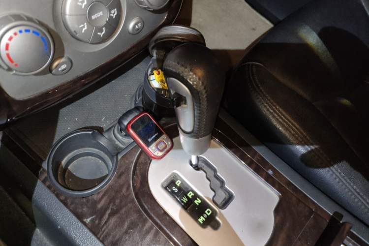Used Roewe W5 2011 1.8T 2WD Automatic Trend Edition Gear Lever
